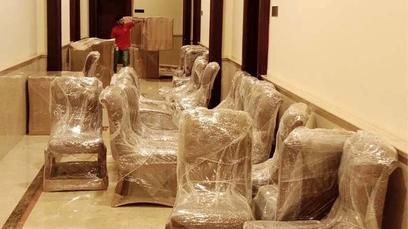 نقل أثاث الفلل في دبي